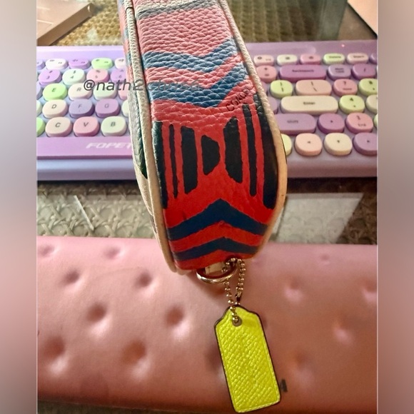 Coach x Coachella Fire Dance Leather Camera/Crossbody Bag. Lmt. Ed. (Vary rare) - Picture 8 of 16